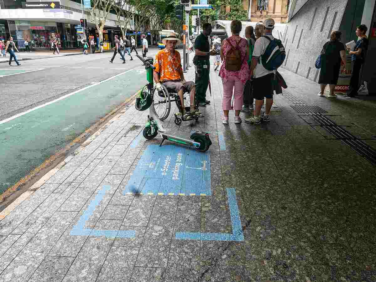 How to Choose a Phone Mount for an Electric Scooter That Won't Shake Loose