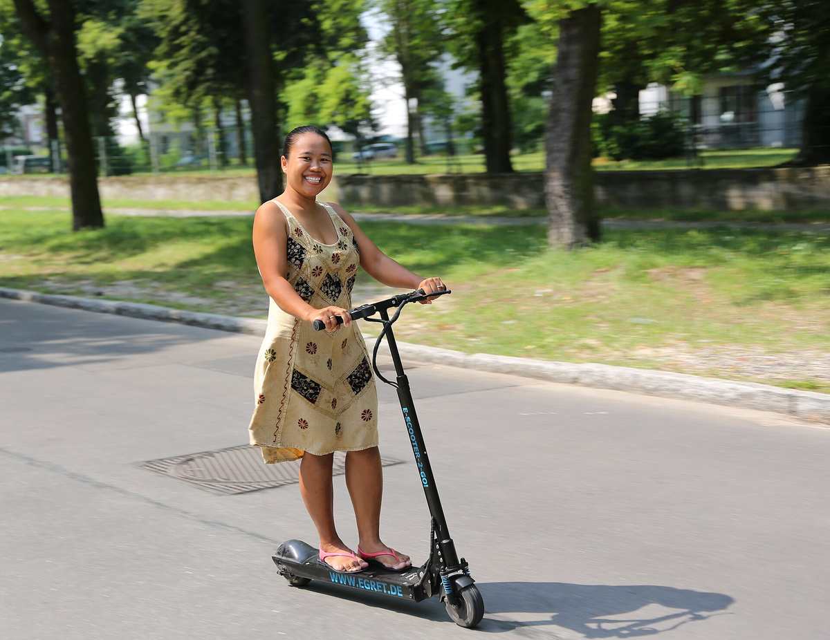 France Electric Scooter Rules: EDPM Classification, 25 km/h Limit and Age Requirements